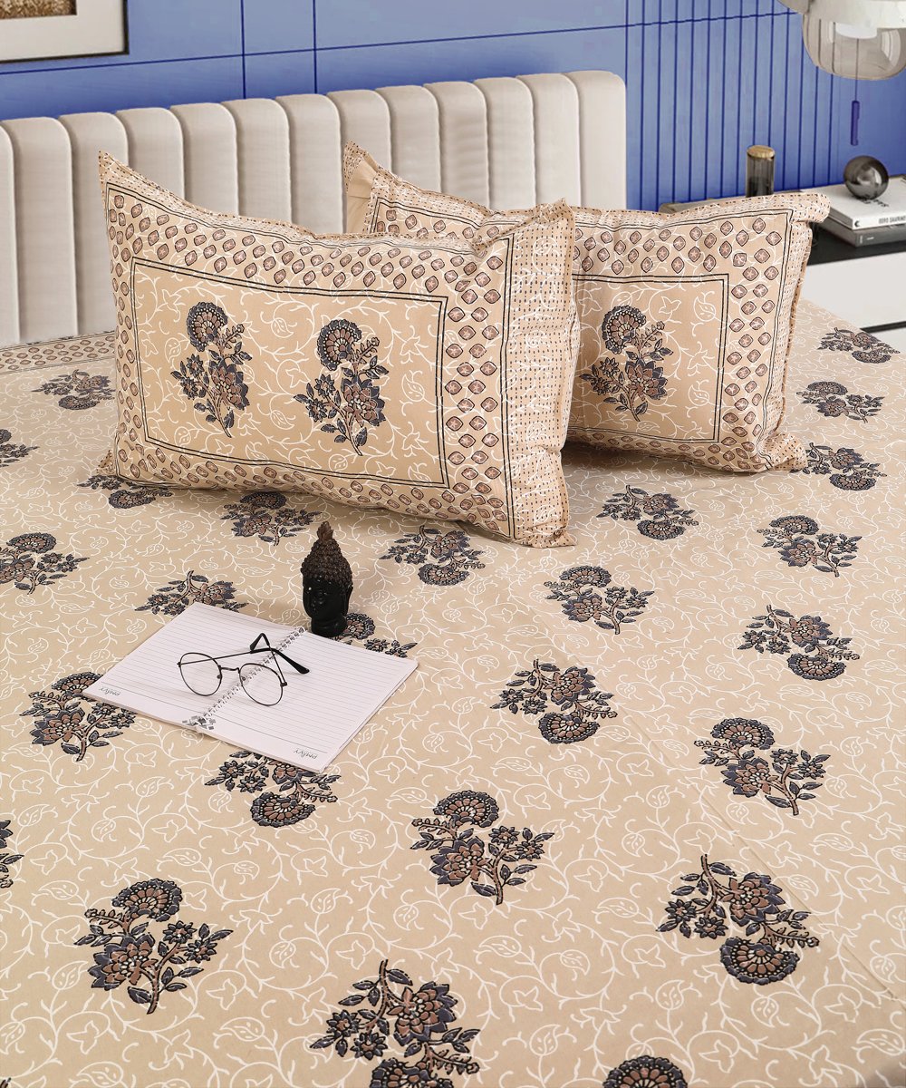 WL26BDS009B Elegant Floral Printed Cotton King Size Bedsheet With 2 Pillow Covers - Image 1