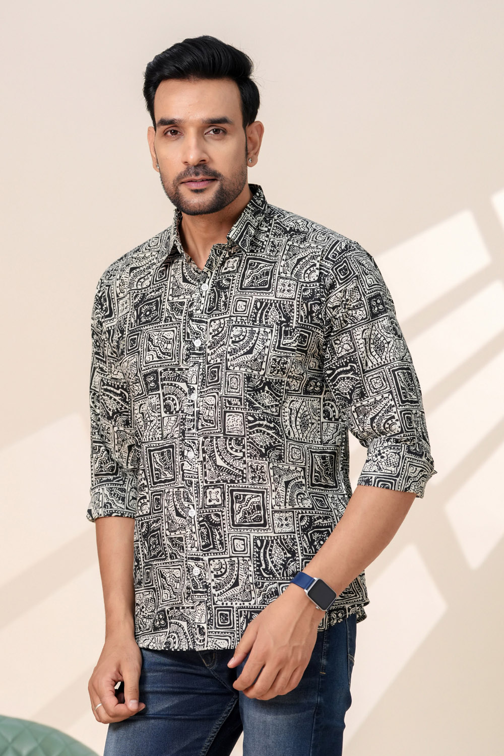 Men's Black & White Abstract Printed Casual Shirt